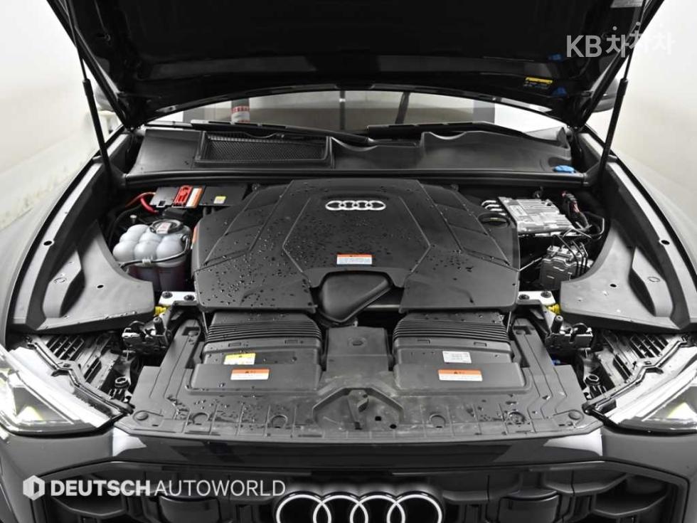 Audi Q8 — miniaturë 6