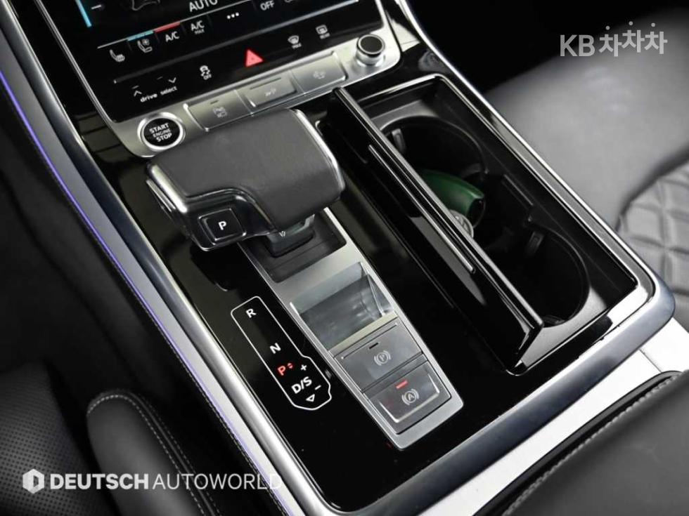 Audi Q8 — miniaturë 9