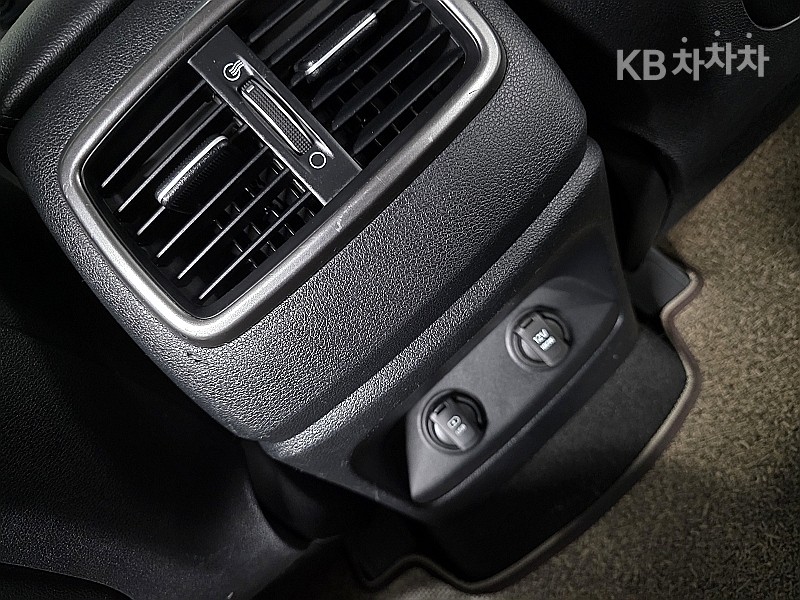 Kia Sorento — miniaturë 16