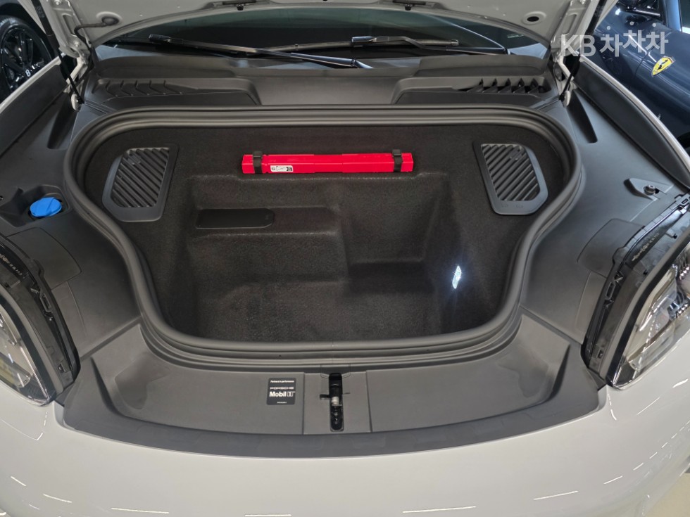 Porsche Macan — miniaturë 6