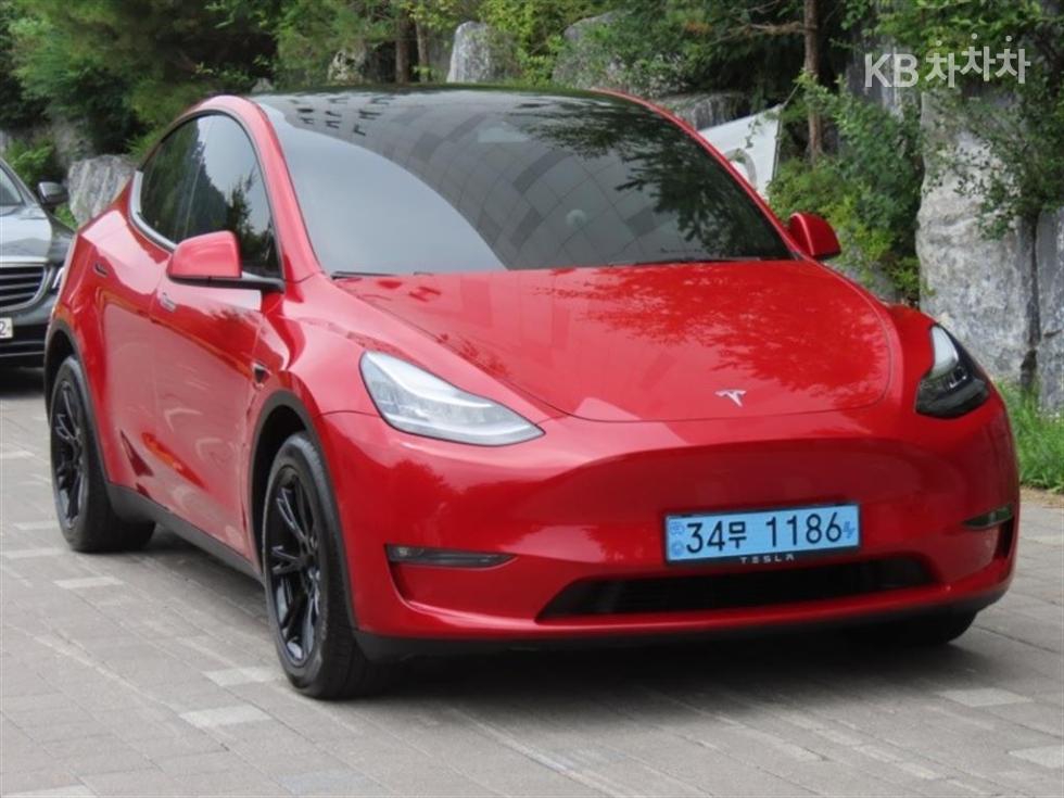 Tesla Model Y — miniaturë 2