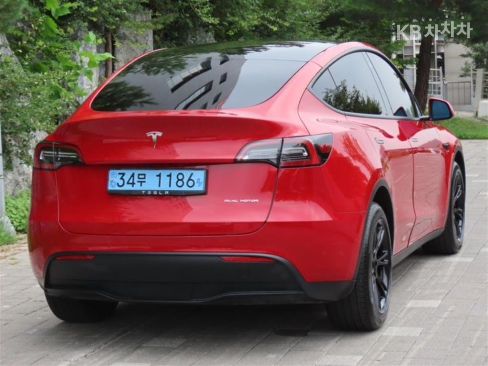 Tesla Model Y — miniaturë 3