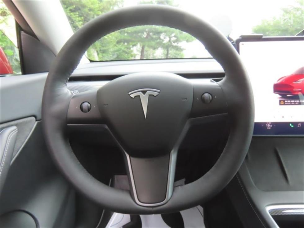 Tesla Model Y — miniaturë 16