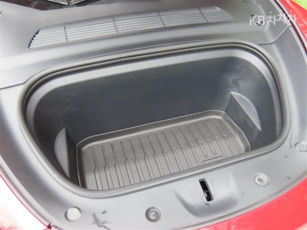 Tesla Model Y — miniaturë 20