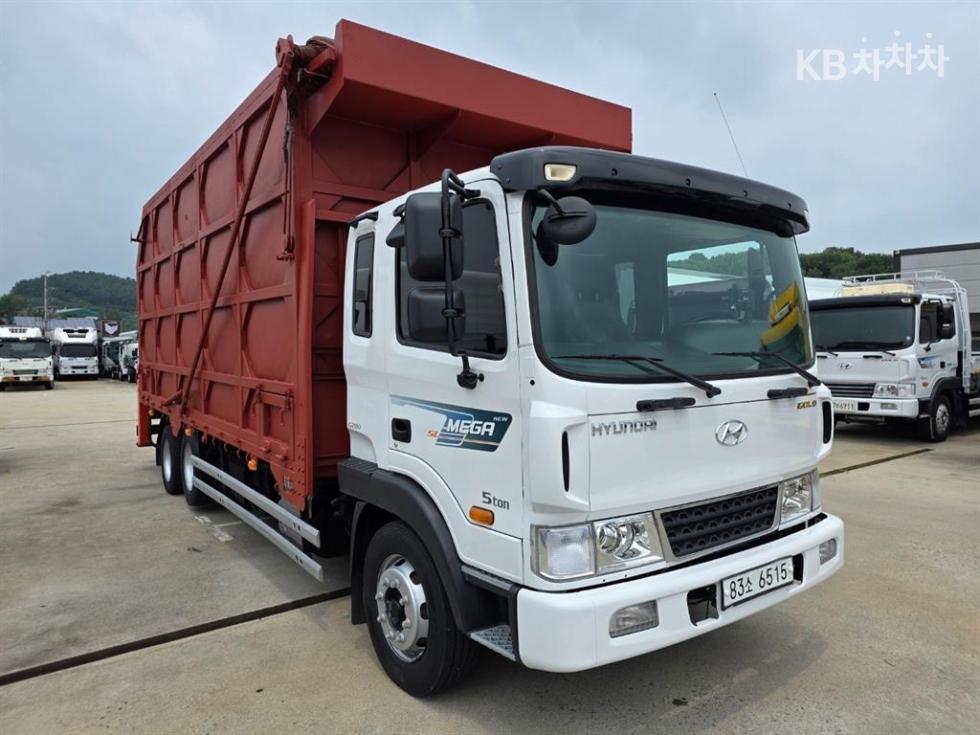 2020 Hyundai 2 photo