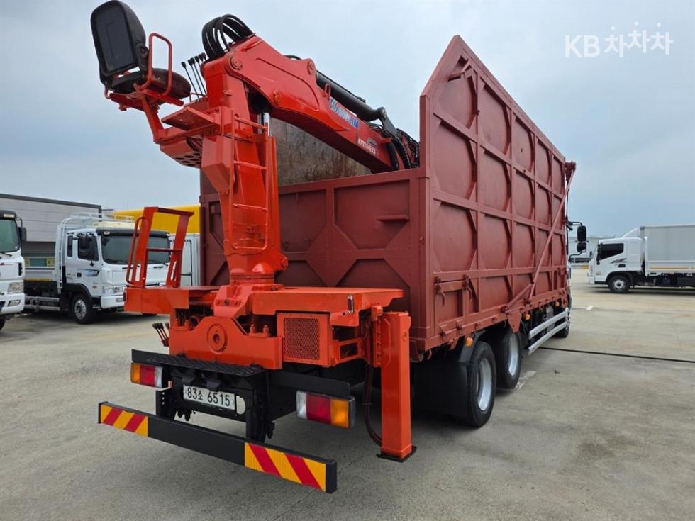 2020 Hyundai 2 photo