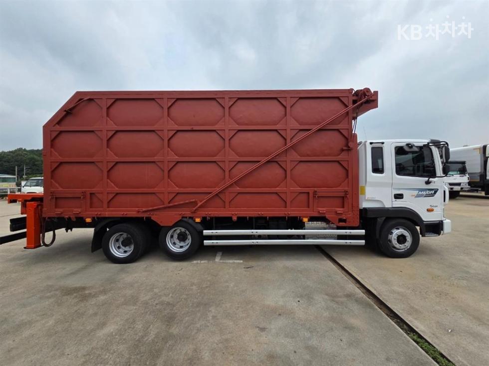 2020 Hyundai 2 photo