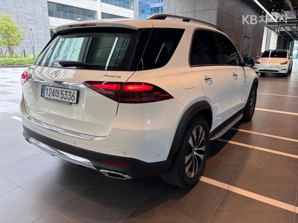 Mercedes-Benz GLE — miniaturë 6