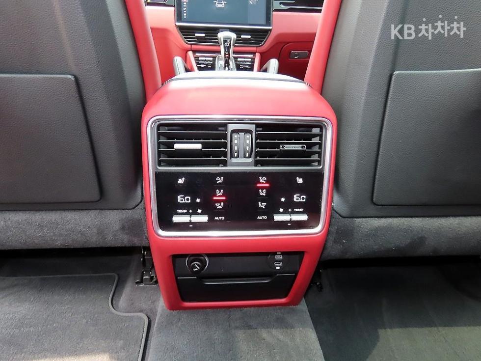 Porsche Cayenne — miniaturë 14