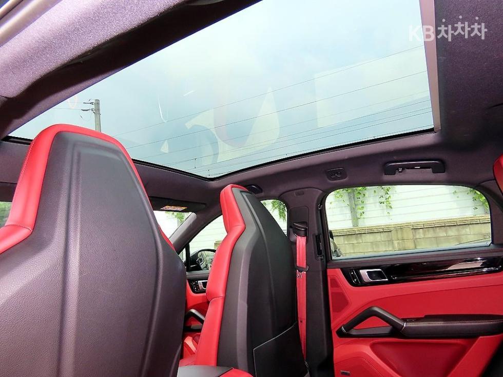 Porsche Cayenne — miniaturë 15