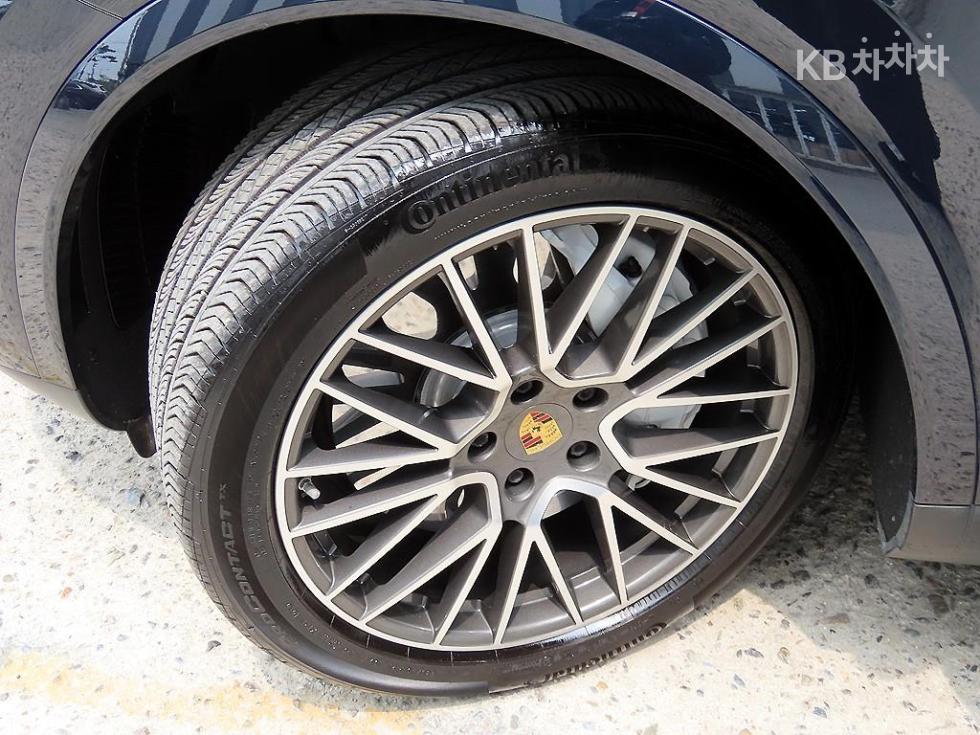 Porsche Cayenne — miniaturë 20