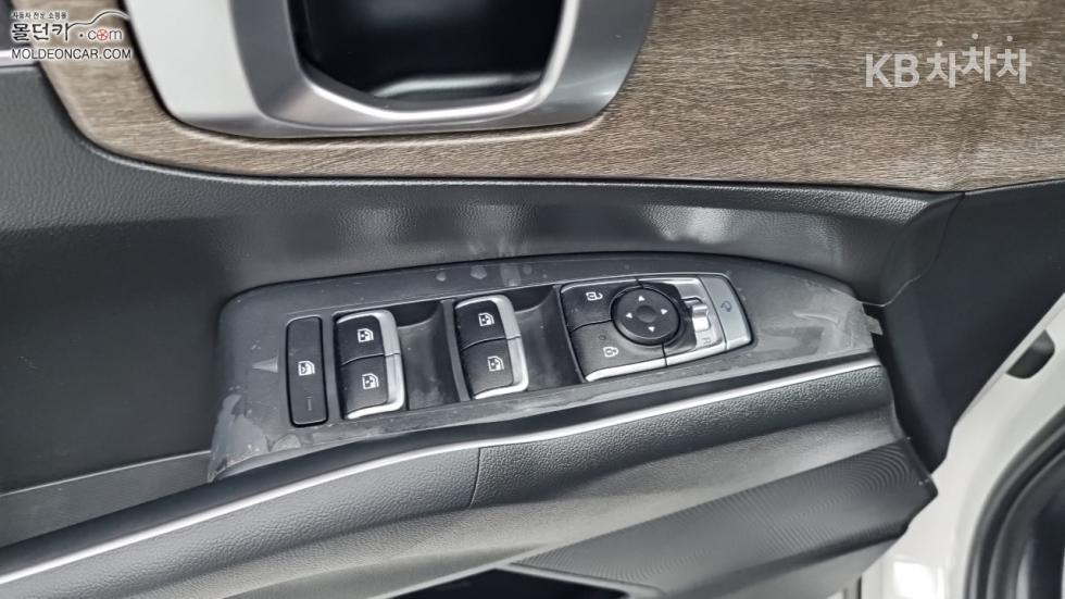 Kia Sorento — miniaturë 16
