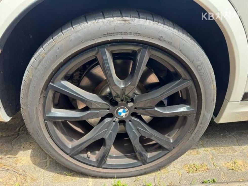 BMW X7 — miniaturë 12