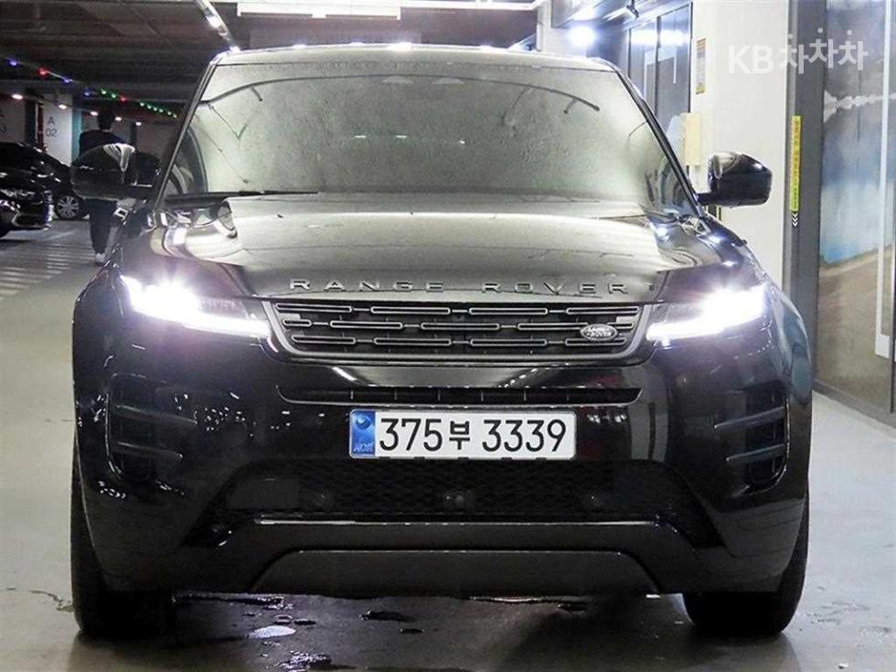2025 Land Rover Used Car photo