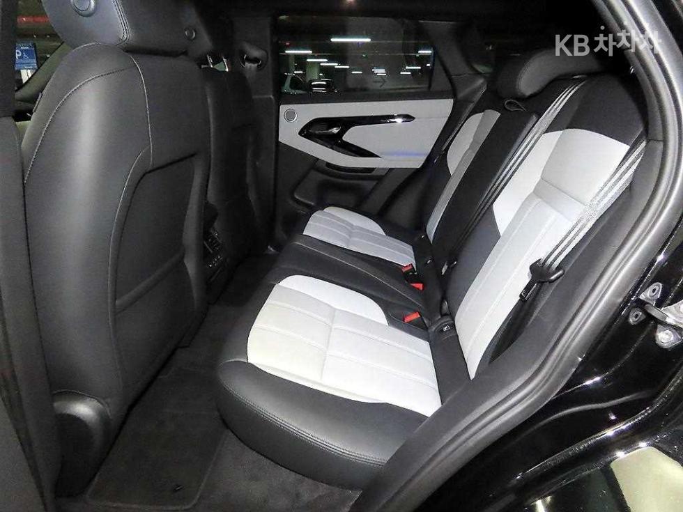 2025 Land Rover Used Car photo