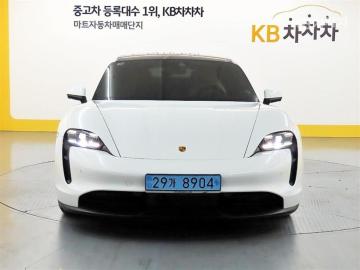 Porsche Taycan 4S — foto 1