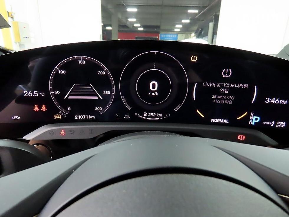 Porsche Taycan — miniaturë 8