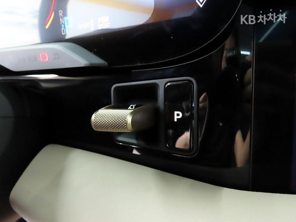 Porsche Taycan — miniaturë 10