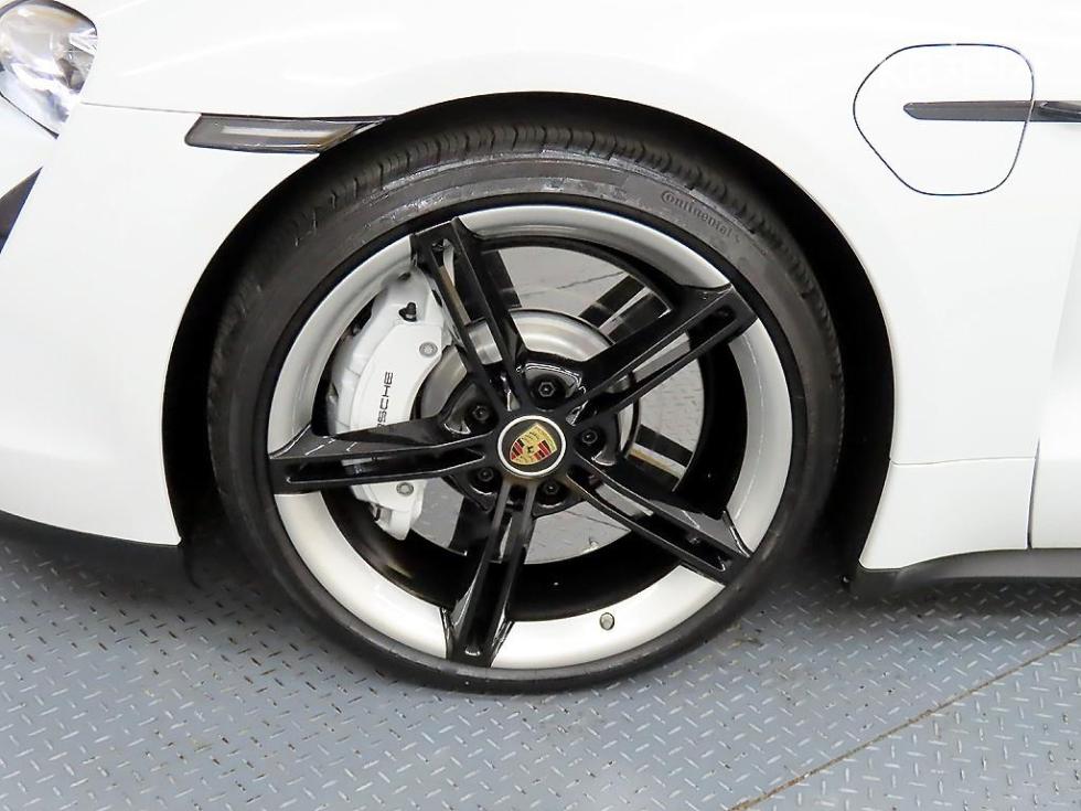 Porsche Taycan — miniaturë 20