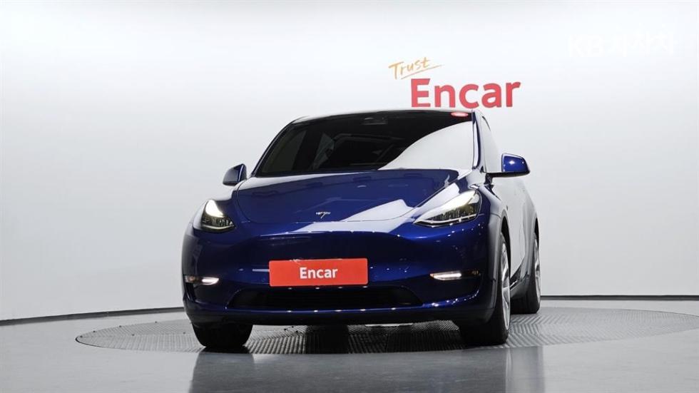 Tesla Model Y — miniaturë 2