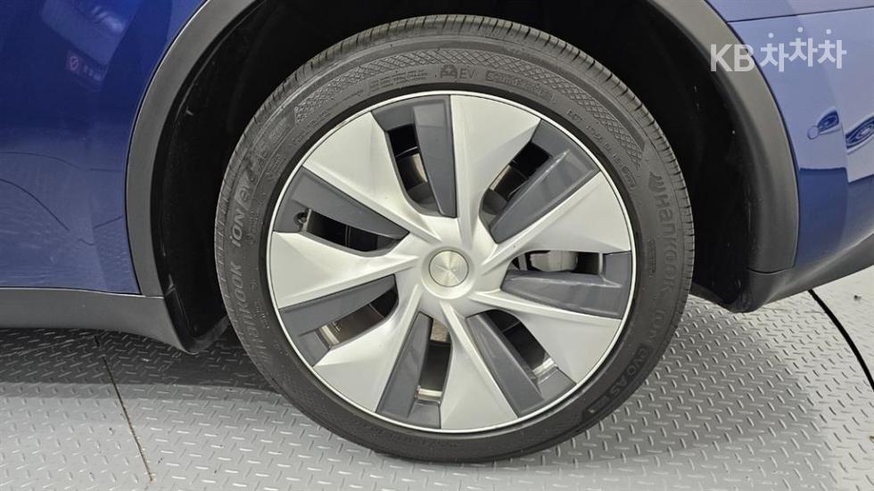 Tesla Model Y — miniaturë 4