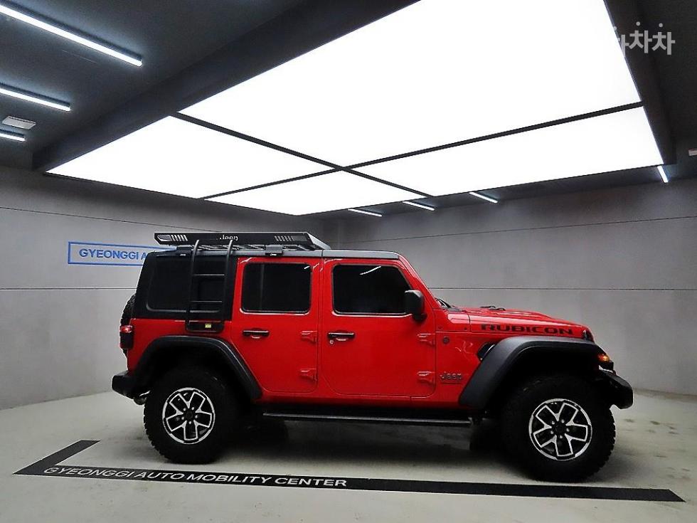 2025 Jeep (JL) photo