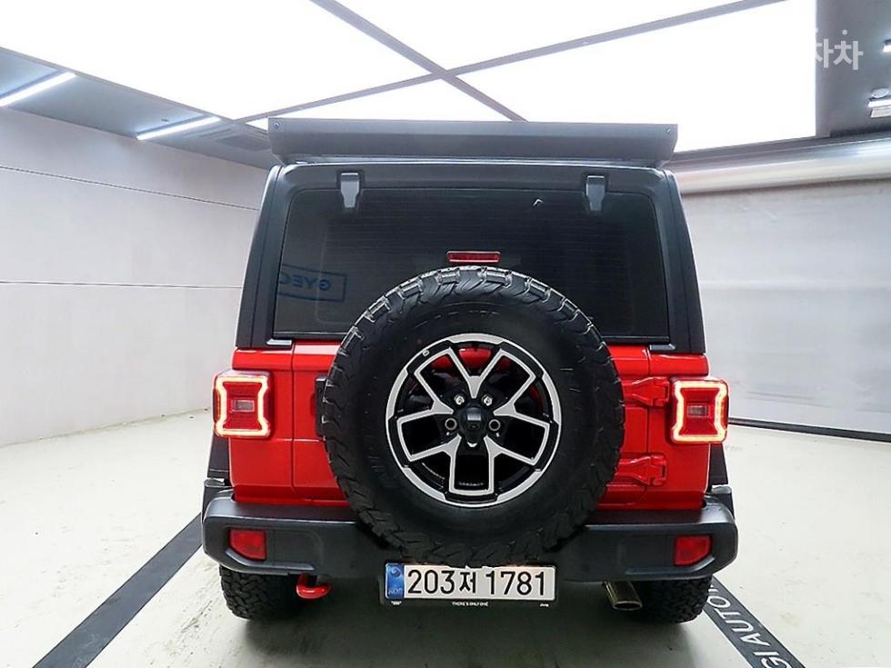 2025 Jeep (JL) photo
