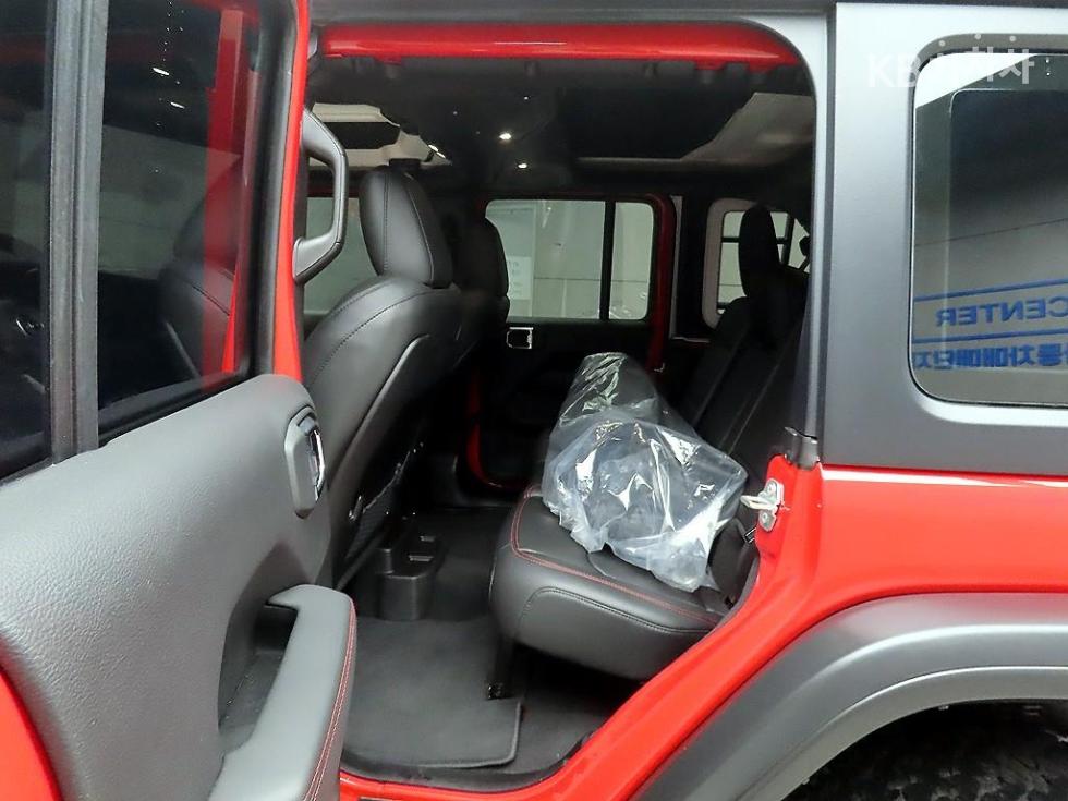 2025 Jeep (JL) photo