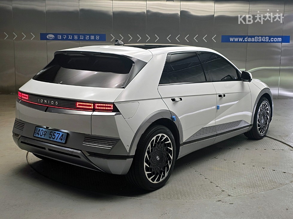 Hyundai IONIQ 5 — miniaturë 4