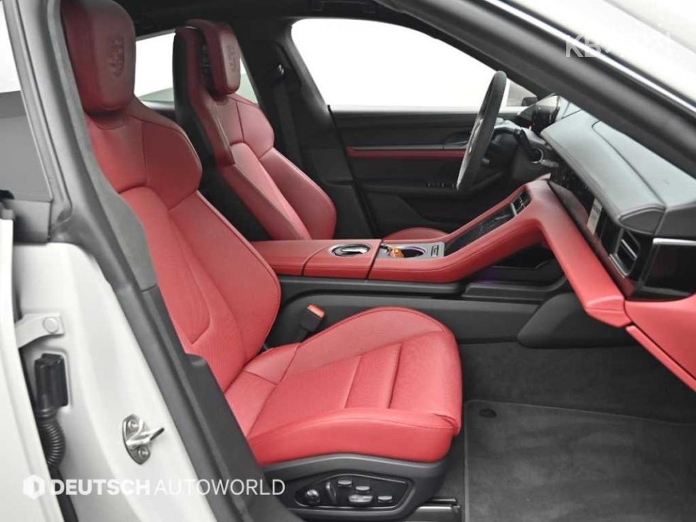 Porsche Taycan — miniaturë 10