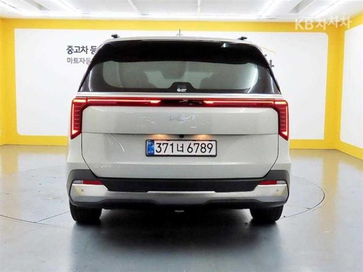 Kia Carnival — miniaturë 3