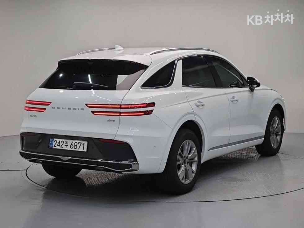 2024 Genesis GV70 photo