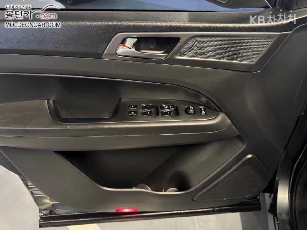 SsangYong Rexton — miniaturë 8