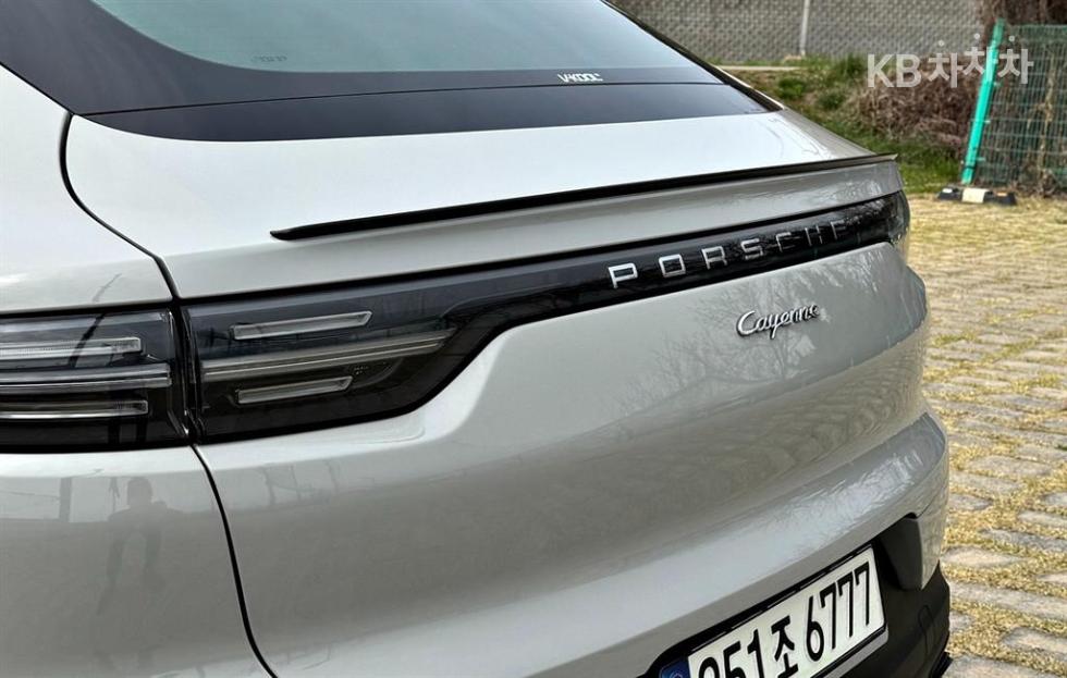 Porsche Cayenne — miniaturë 8