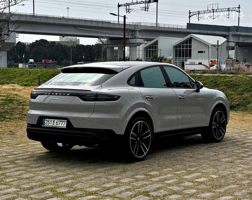 Porsche Cayenne — miniaturë 9