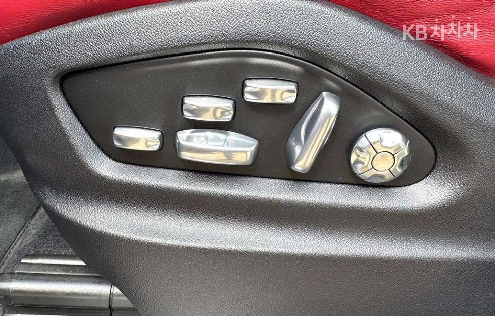 Porsche Cayenne — miniaturë 10