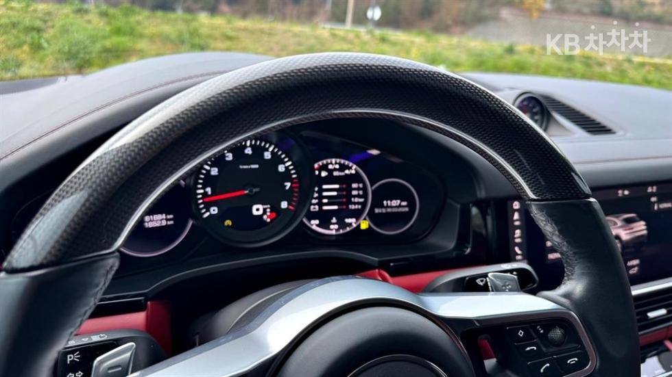 Porsche Cayenne — miniaturë 17