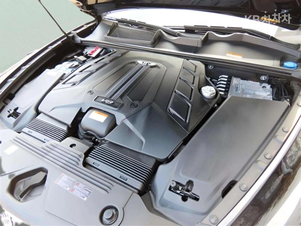2023 Bentley Used Car photo