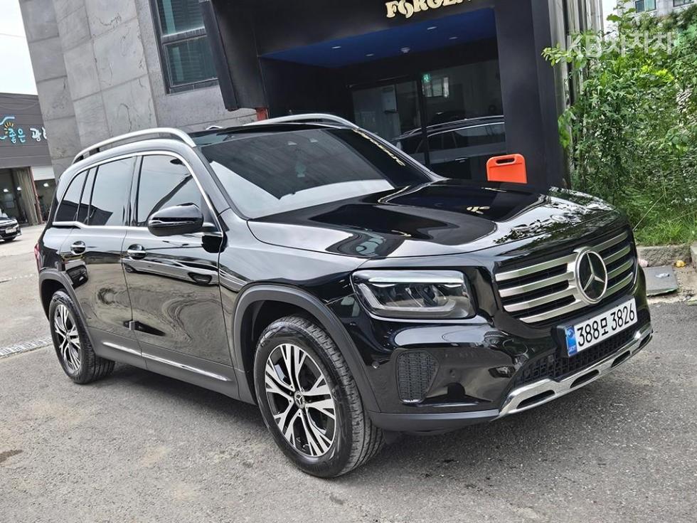 Mercedes-Benz GLB — miniaturë 2