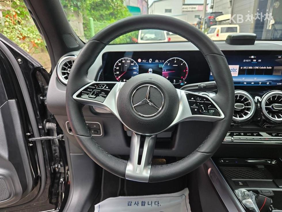 Mercedes-Benz GLB — miniaturë 7