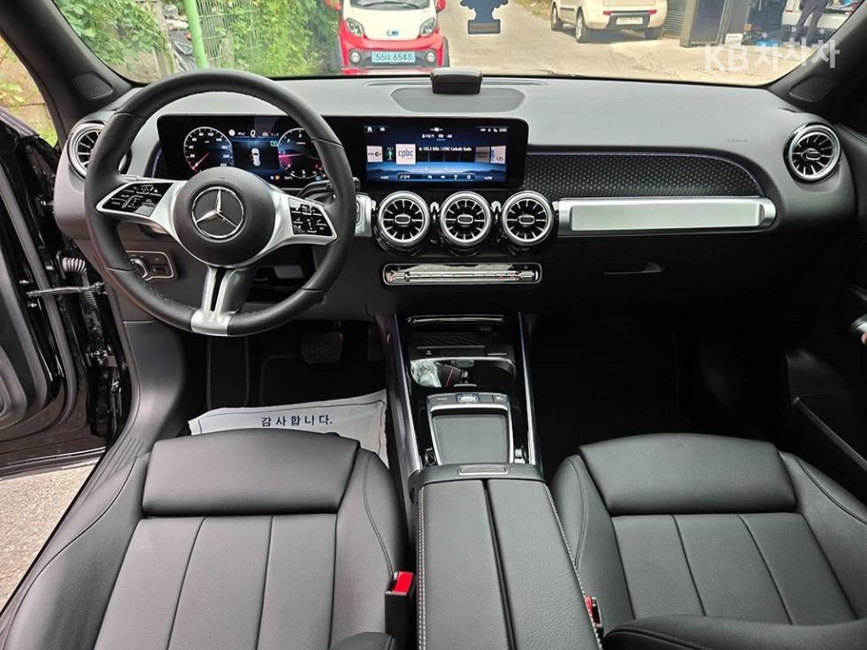 Mercedes-Benz GLB — miniaturë 9