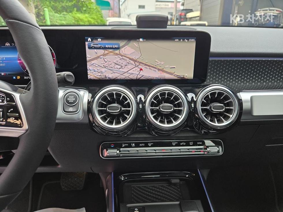 Mercedes-Benz GLB — miniaturë 10