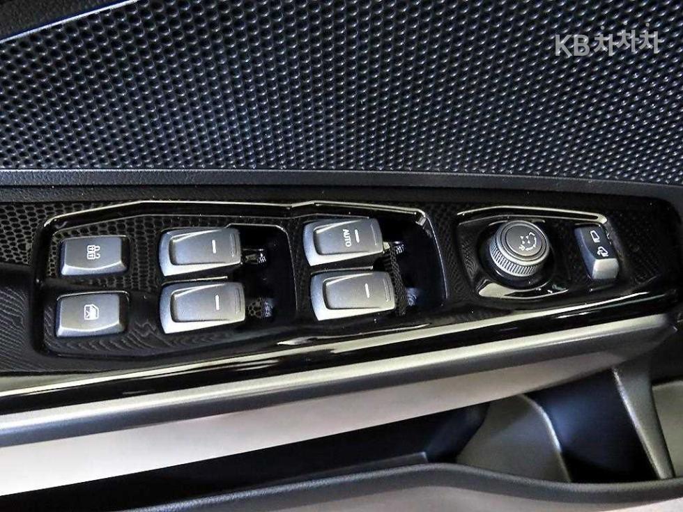 SsangYong Tivoli — miniaturë 13