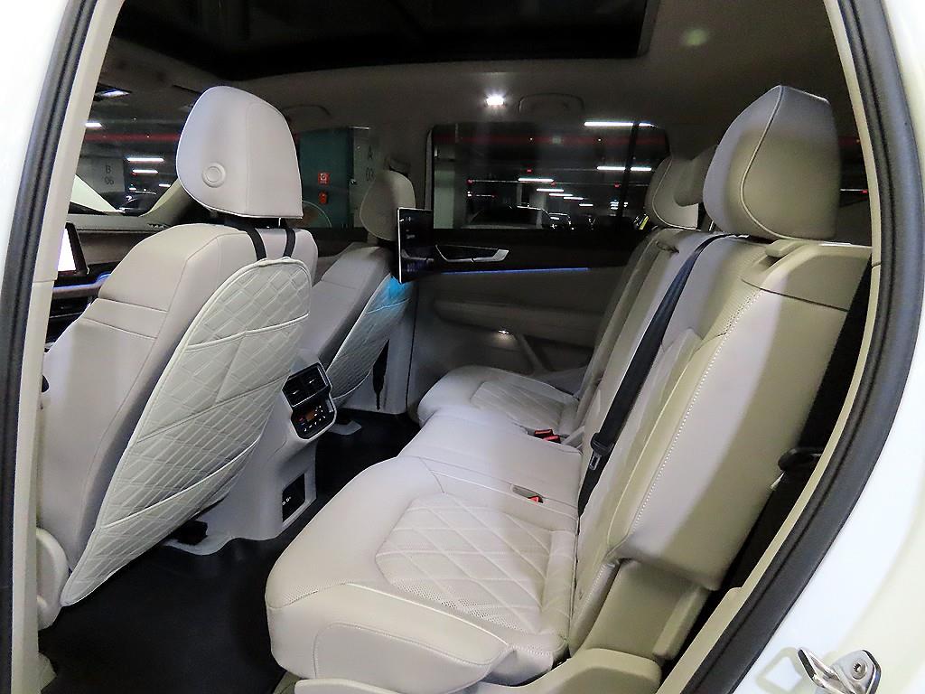 2025 Volkswagen Used Car photo