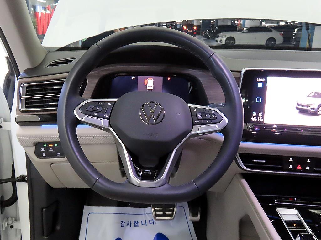 2025 Volkswagen Used Car photo
