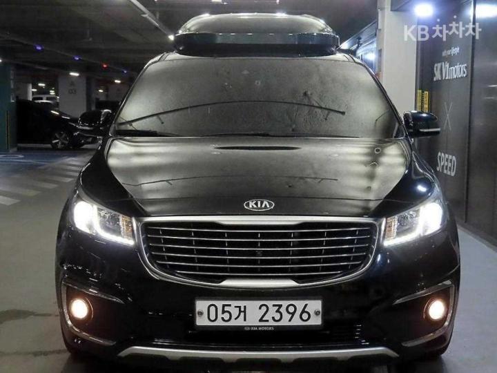 Kia Carnival 9-Seater Noblesse Special — foto 1