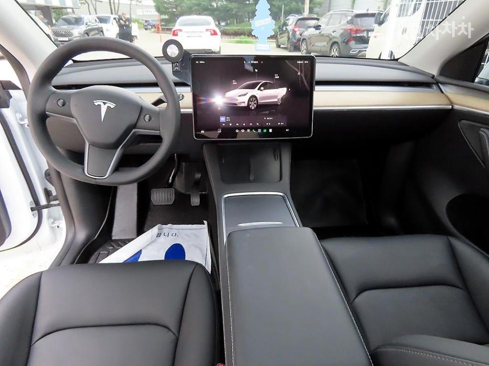 Tesla Model Y — miniaturë 7