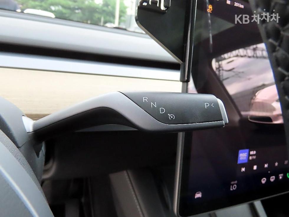 Tesla Model Y — miniaturë 9