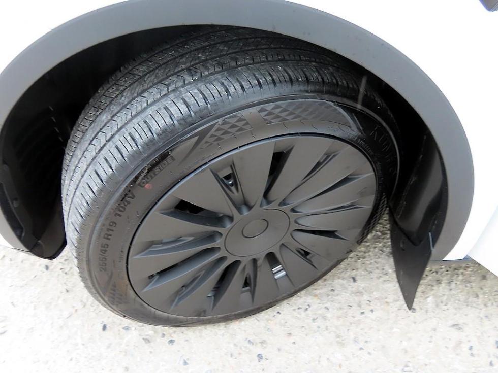 Tesla Model Y — miniaturë 20