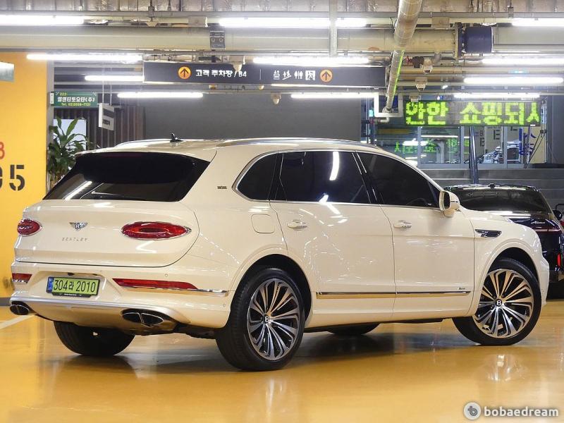 2024 Bentley Used Car photo